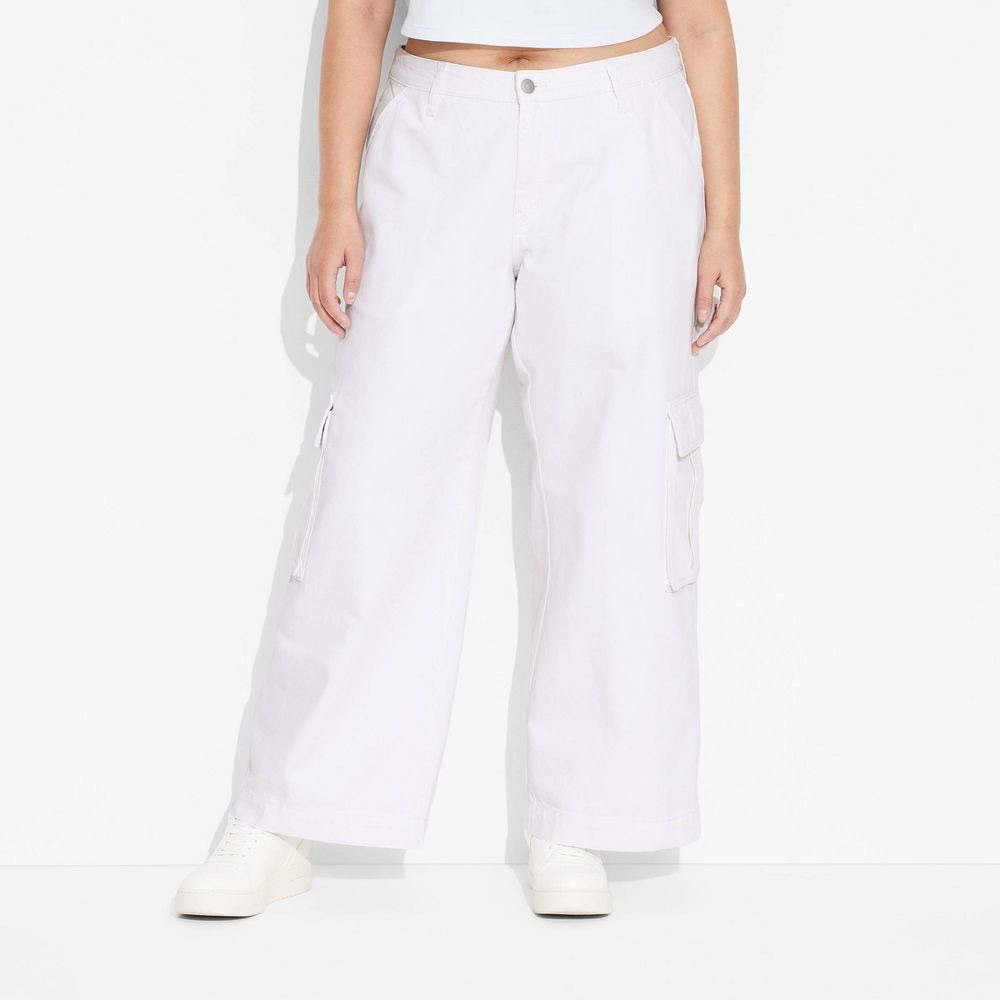 Wild Fable Mid-Rise Baggy Cargo Wide Leg Jeans in White Women’s Size 10